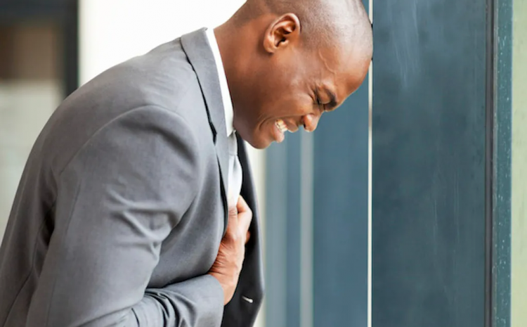  HOW TO RECOGNISE A HEART ATTACK